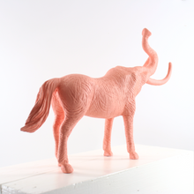 Laden Sie das Bild in den Galerie-Viewer, Horse + Elephant