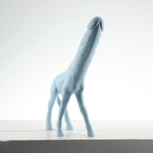 Laden Sie das Bild in den Galerie-Viewer, Giraffe + Penis Light Blue